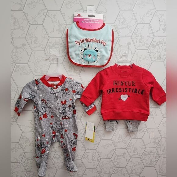 Nwt baby Boy NB Valentine's Day Bundle - Picture 1 of 6